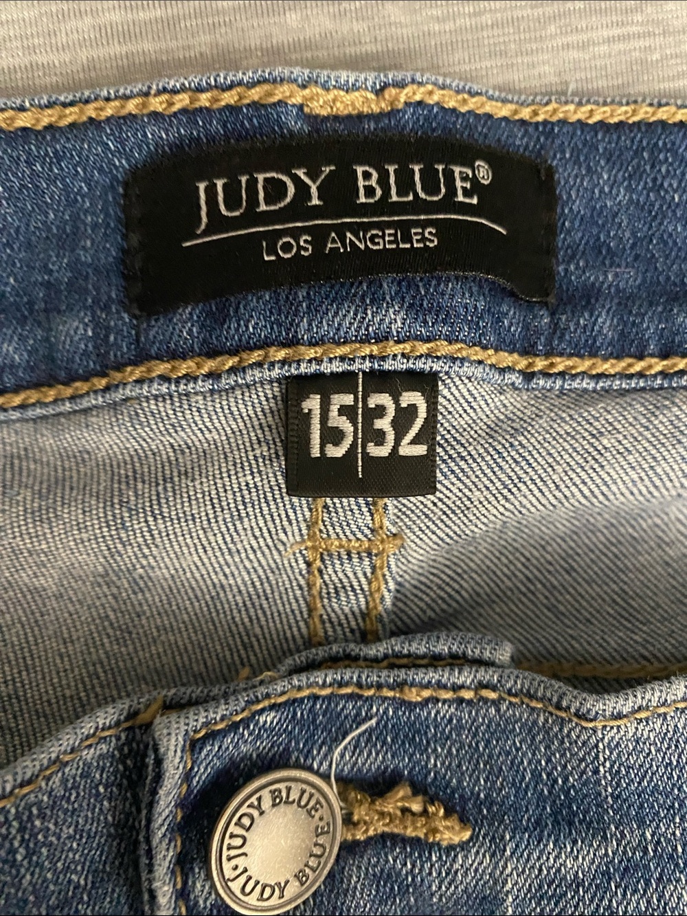 Judy Blue JB8275MD Boyfriend Straight-Leg Distressed Light Blue Jeans 15/32 - Picture 9 of 13